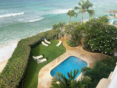 411 Mistle Cove - Spacious beachfront apartment with large ocean facing balcony 