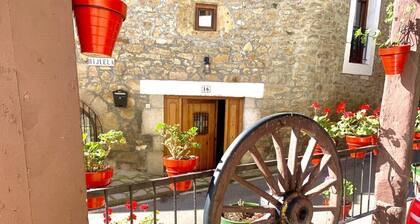 4 bedrooms, 2 bathrooms, 80m2 terrace with views, office and children playroom