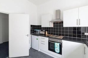 Fridge, microwave, oven, stovetop - Family Apartment Top Floor (Blackpool)