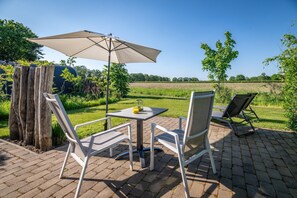 Outdoor dining - Couple Retreat at Unique Nature lodge (Drenthe)