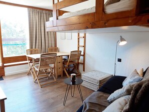 TV - Bright studio in resort center with balcony and free Wifi (Les Arcs 1800)