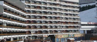 Renovated 2-room Apartment, Ski-in/Ski-out, South Balcony