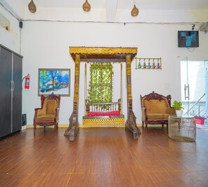 Lobby sitting area - The Naga (Rishikesh)