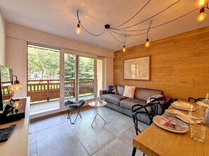 テレビ、ステレオ