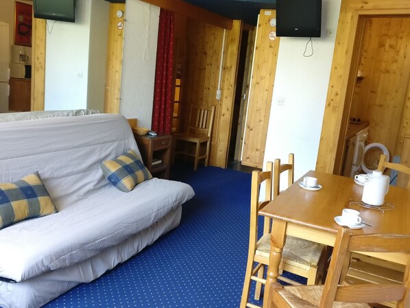 TV - 3-room apartment, balcony, free wifi, 6/7 people, Les Arcs 1800 (Les Arcs 1800)