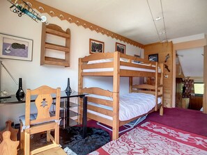 2 bedrooms