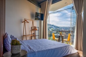Frette Italian sheets, premium bedding, free minibar, free WiFi - Orimi Cafe & Homies Dalat (Da Lat)