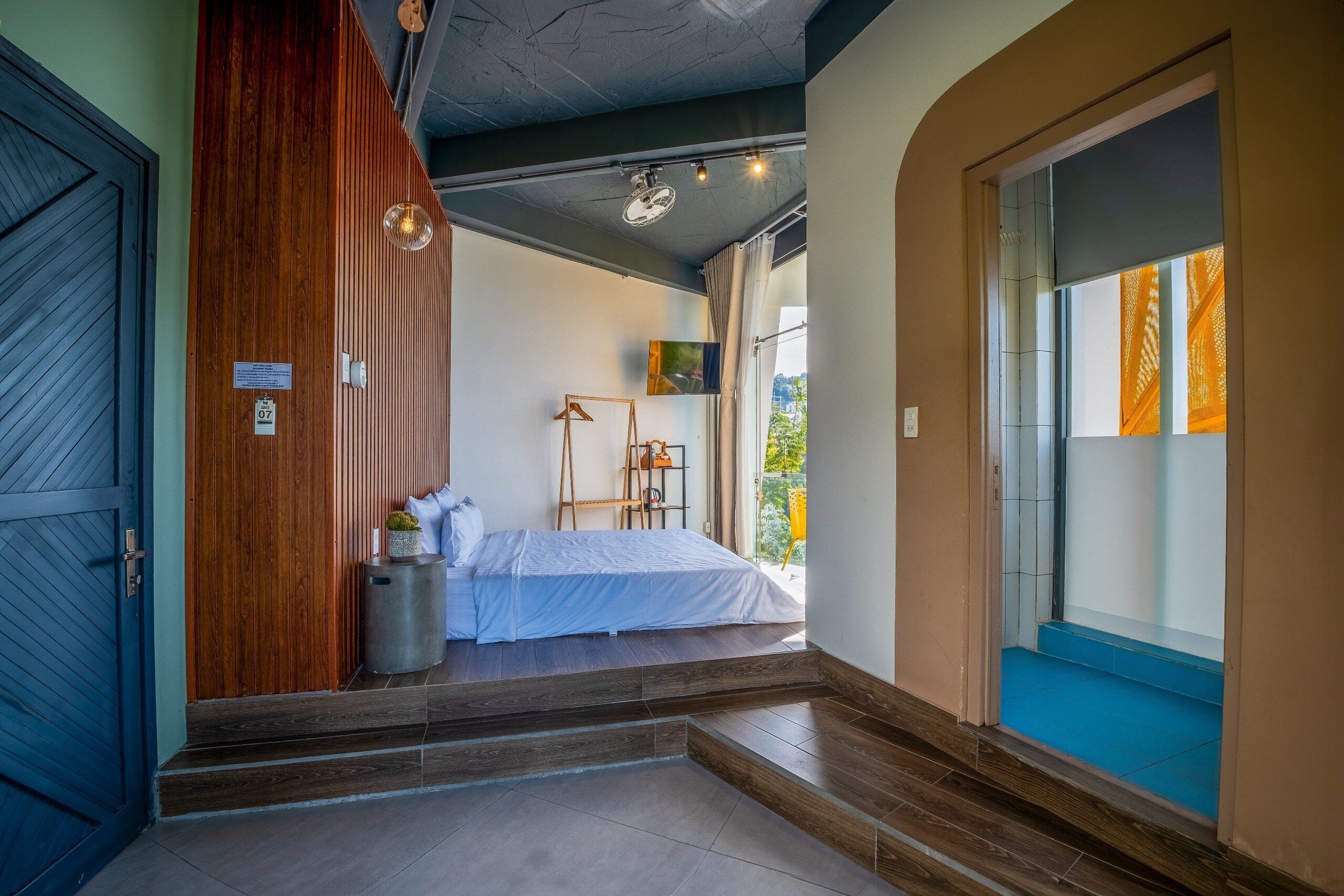 Deluxe Room with Balcony and Mountain View | Bathroom