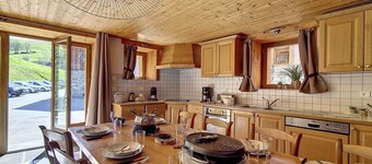 Spacious Chalet with Sauna · Close to Ski Resorts · Saint-Martin-de-Belleville