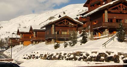 Spacious apartment near slopes with balcony for 8 people