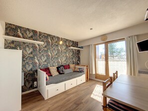 TV - Renovated studio 4 pers, south balcony, near slopes (La Rosière)