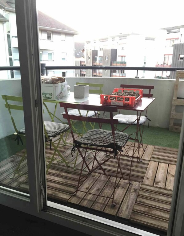 تناول الطعام بالخارج