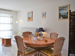 Dining - 2-Room Apartment, Pool, A/C, Parking, 600m from Grande Plage, Le Lavandou (Le Lavandou)