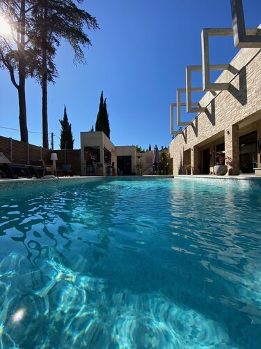 Contemporary villa in the heart of Fréjus and close to the sea