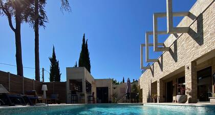 Contemporary villa in the heart of Fréjus and close to the sea