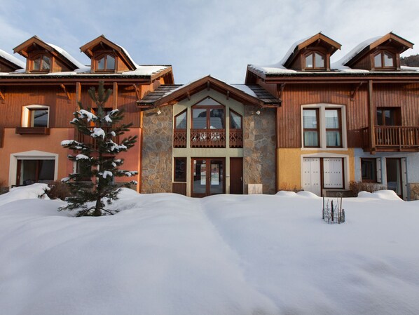 Exterior - Spacious chalet 8 pers, near slopes, Wifi, pets allowed (La Salle-les-Alpes)
