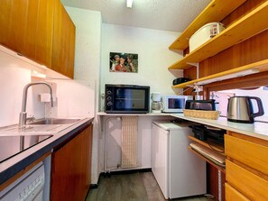 冷蔵庫、電子レンジ、オーブン、食器洗い機