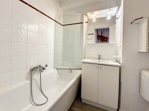 Hair dryer - Bright studio with balcony near slopes - 4 ppl. (Les Menuires)
