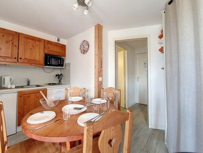 Fridge, microwave, dishwasher, coffee/tea maker