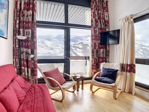 TV - Cozy 2-room duplex - At the foot of the slopes, sunny balcony, for 6 people (Les Menuires)