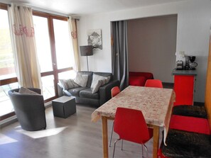 Dining - Bright central apartment with balcony (Le Corbier)