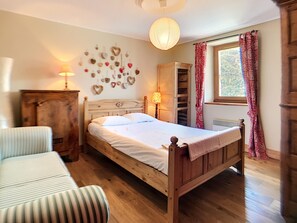 4 chambres, accès au Wi-Fi (inclus)