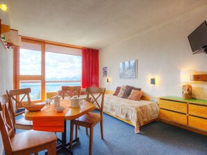 Dining - Bright apartment, central, balcony, sleeps 5 (Les Arcs 1800)