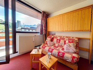 TV - Bright apartment at the slopes with balcony (Les Menuires)