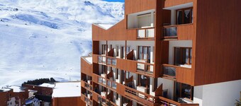 Renovated studio at slopes, balcony, sleeps 4, Les Menuires