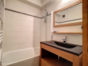 Bathroom - Cozy apartment at the foot of the slopes with balcony, 6 pers (Les Menuires)