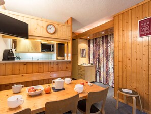 Dining - 2-Room Apartment · Balcony · Free Wifi (Les Arcs 1800)