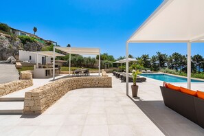 Outdoor dining - Luxury sea front villa with pool, Plemmirio, Syracuse (Siracusa)