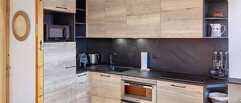 Kühlschrank, Mikrowelle, Geschirrspüler