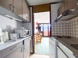 Kühlschrank, Mikrowelle, Geschirrspüler