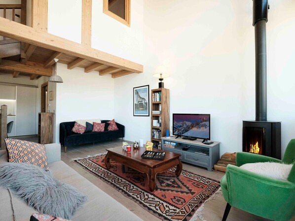 TV, fireplace, DVD player