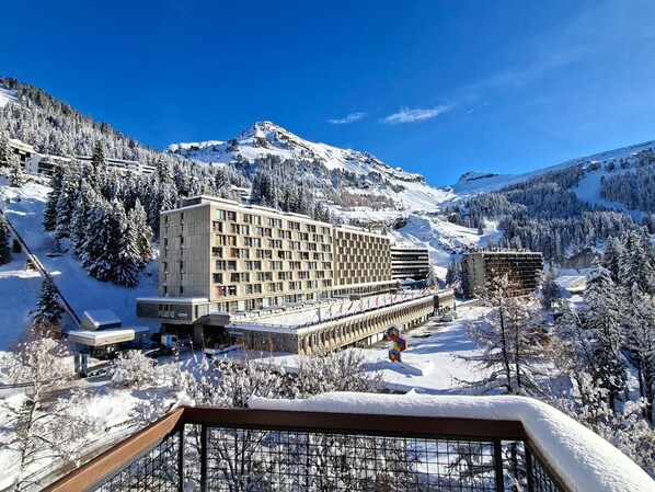Property grounds - Comfortable Apartment, Near Slopes & Shops, Balcony (Flaine)