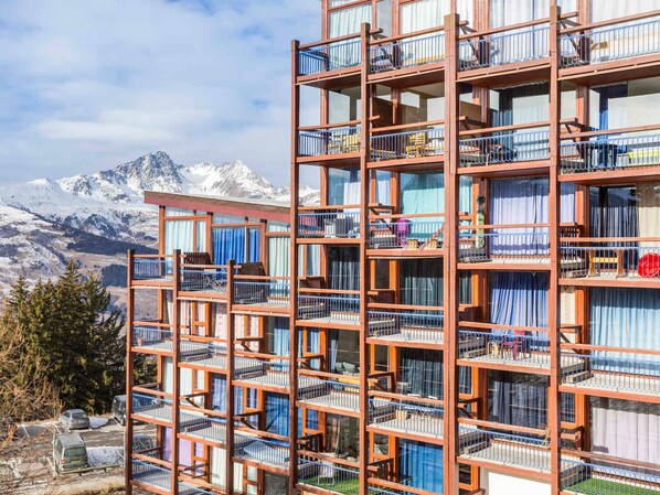 Exterior - Cabin studio for 4, balcony, south facing, Les Arcs 1800 (Les Arcs 1800)