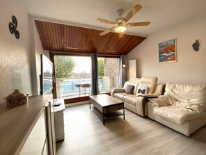 TV - Apartment with WIFI, parking, balcony-terrace and elevator in Perros-Guirec (Perros-Guirec)