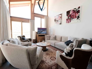Télévision, cheminée