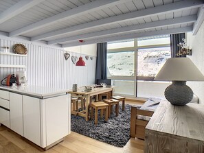 Dining - Modern Duplex in Les Menuires · Sleeps 6 · Ski-in/Ski-out (Les Menuires)