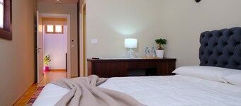 Cozy Spacious rooms in the heart of old town