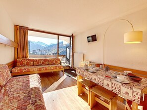 Dining - Bright apartment in center with balcony (Les Menuires)