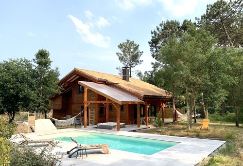 Chalet beneath the Oaks - Pool, Spa & Coastal Escape
