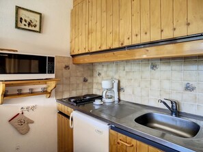 Frigorifero, microonde, forno, macchina per tè/caffè