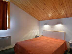 1 bedroom, WiFi - Ski-in/Ski-out apartment, balcony, sleeps 6 (Belle Plagne)