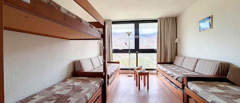 2 bedrooms