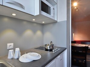 Fridge, microwave, dishwasher, coffee/tea maker - Renovated studio 4 pers · Ski-in/out · Balcony · Pets allowed (Plagne Bellecôte)