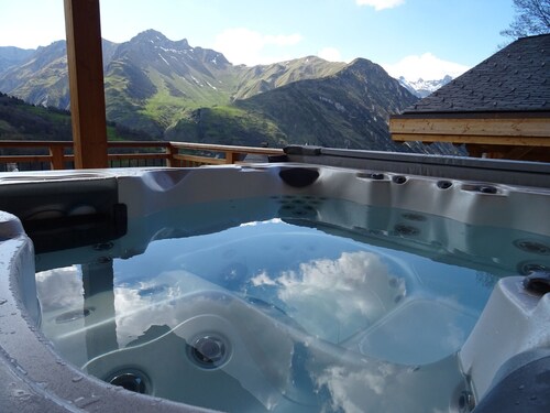 Chalet de luxe avec accès pistes, sauna et jacuzzi