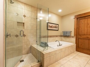 Apartment, 1 Schlafzimmer | Badezimmer | Handtücher