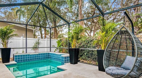 2 bedroom House in Clearwater w/access to Swimming Pool